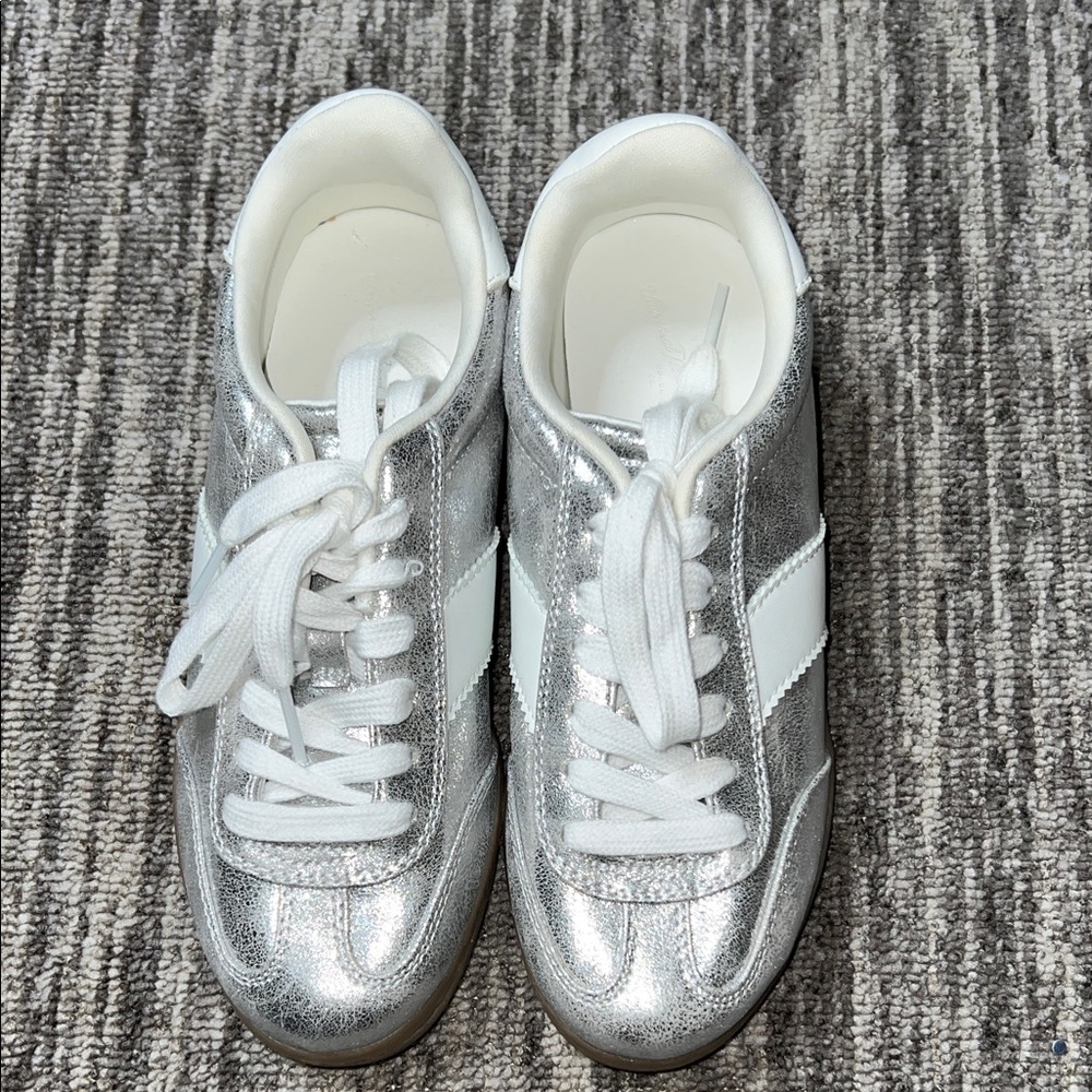 Universal Thread - Women's Spencer Fashion Sneakers Silver Size 6 - Picture 4 of 10